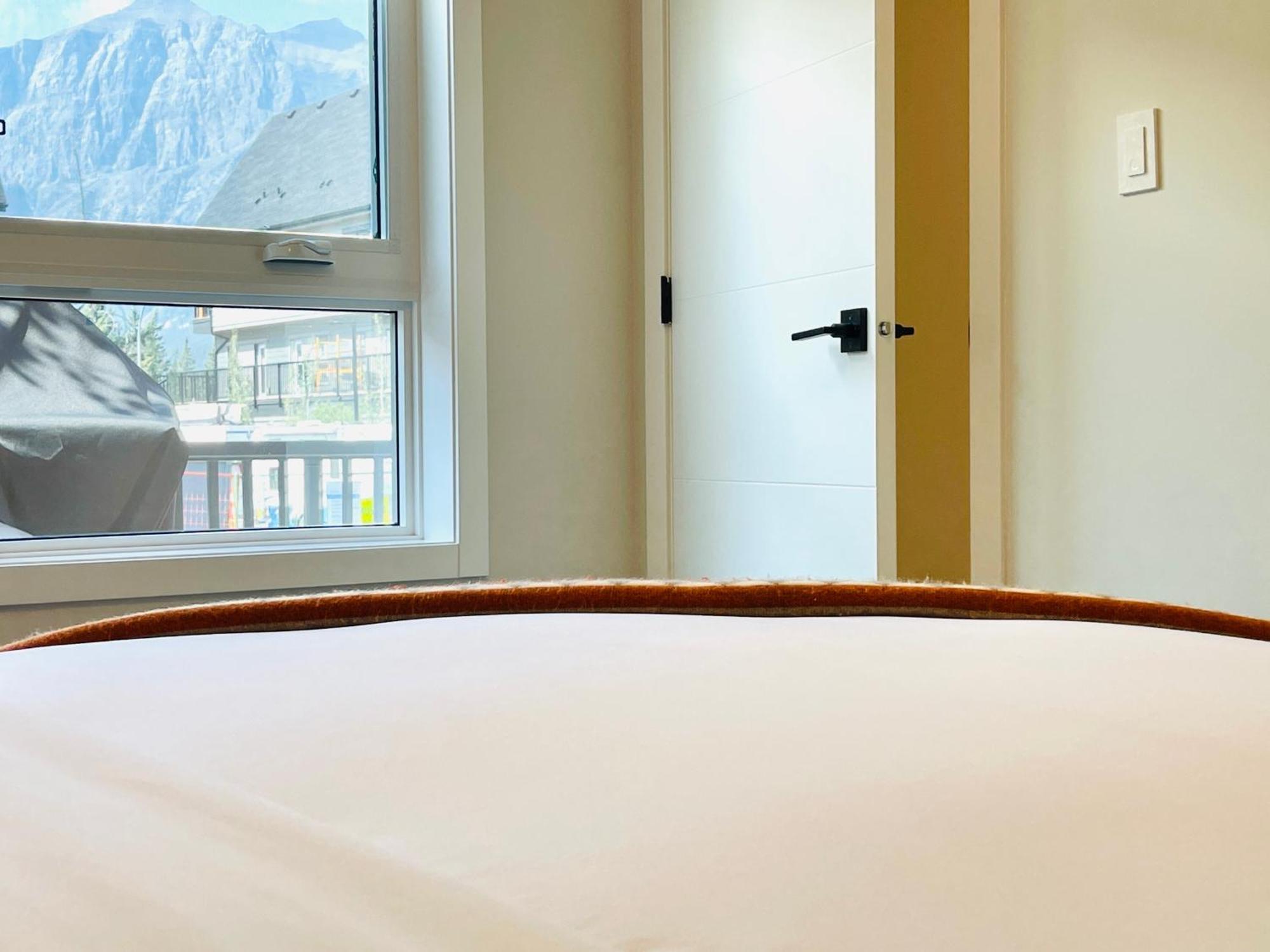 Joe'S Contemporary 2 King Bedrooms Vacation Home In كانمور المظهر الخارجي الصورة